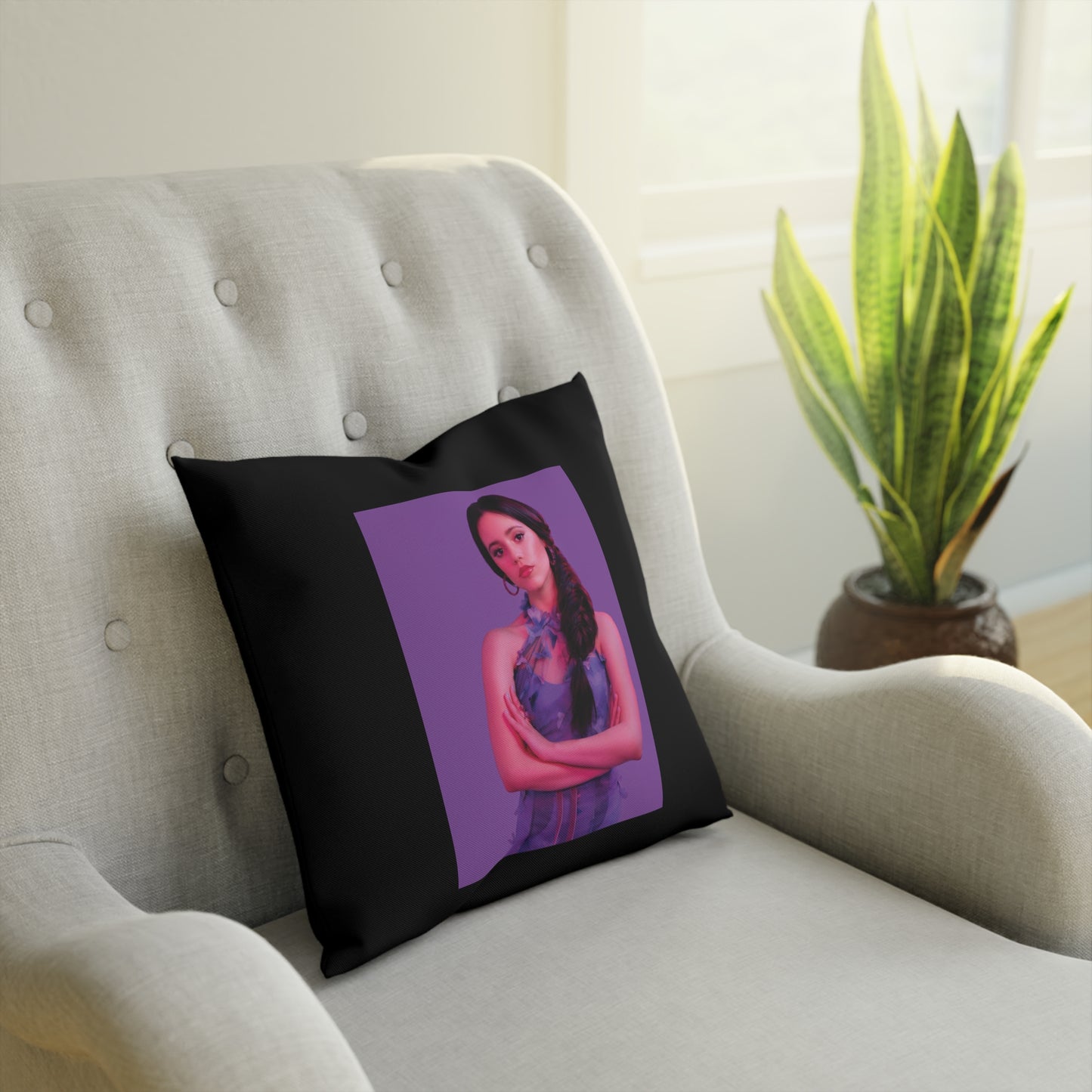 Jenna Ortega Square Pillow(ships from EU)